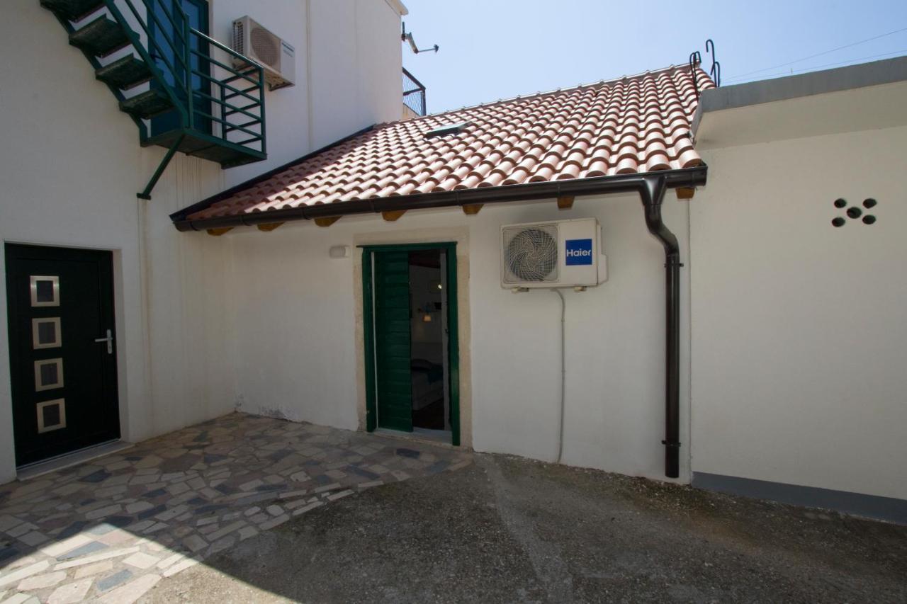 Stonehouse Katarina Holiday home *